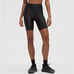 🆕 LULULEMON Satin Shine Panelled High-Rise Short 8" *Wordmark Black Size 12 NWT